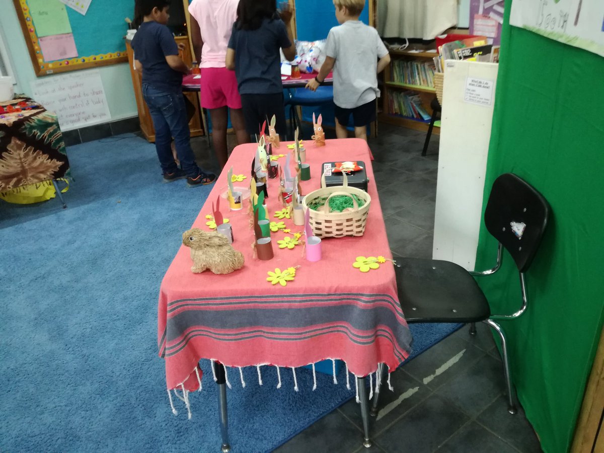 GCD28's tweet photo. @ISTGrade3W preparing for their business fair #pypaction @istafrica https://t.co/jQnPNcO5sX