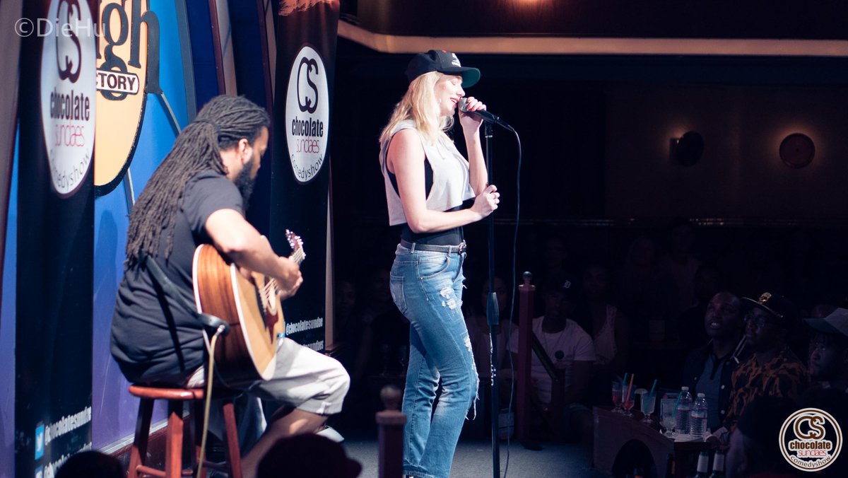ChocolateSundae's tweet photo. In addition to laughing our asses off, we got a live performance from this beautiful songstress & her guitarist #CSComedy 📸 : @Dieeeeeeeeeh https://t.co/W9L0FqDNQ8