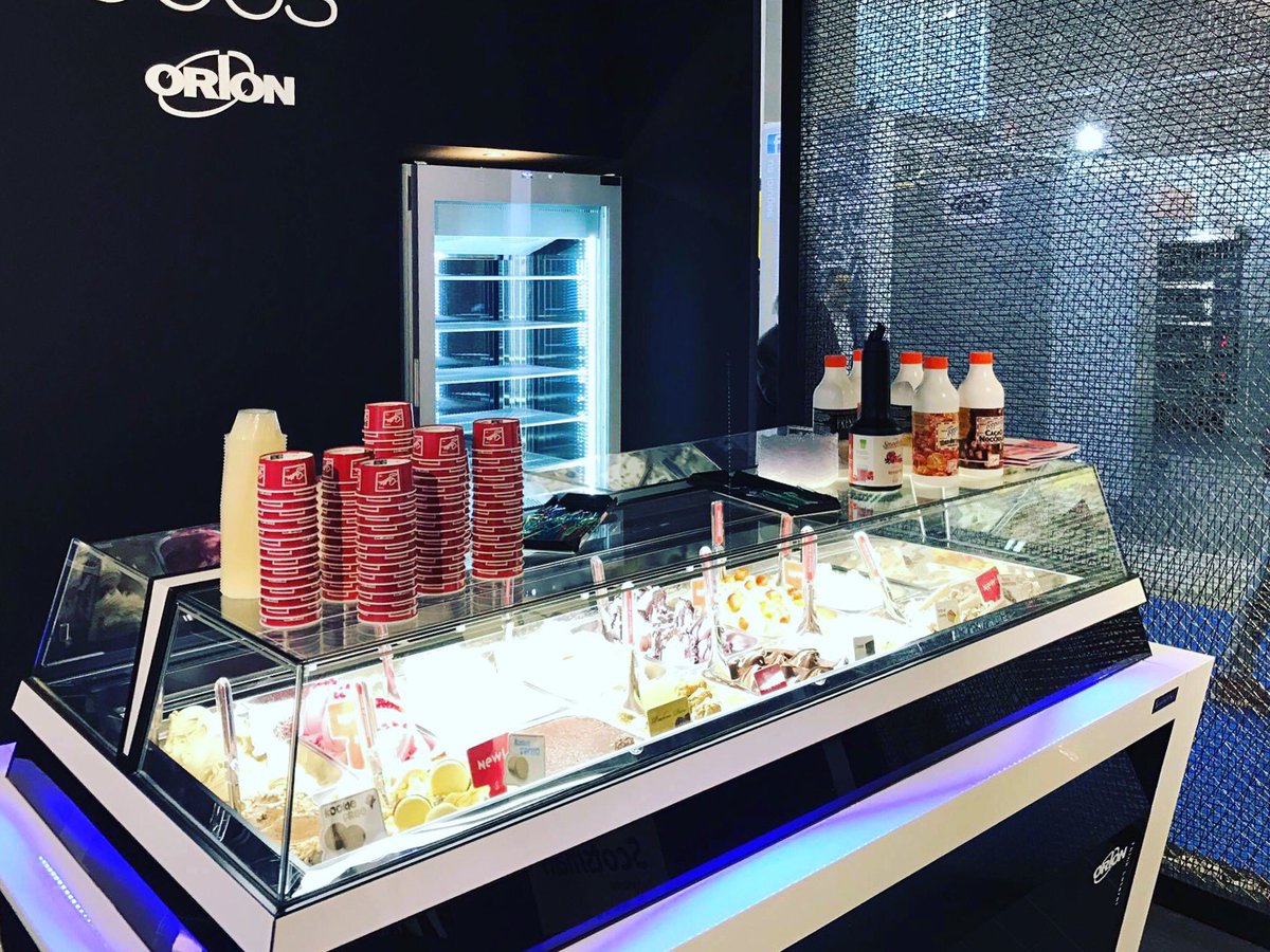 clabo_spa's tweet photo. Il #design unico della vetrina Jobs cattura l'attenzione al #LevanteProf di Bari, stand #Lavermicocca
#OrionStyle #ThinkLateral https://t.co/bmQD0S8acI
