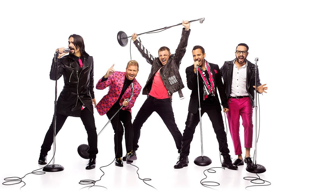 XaviCaminals's tweet image. Matí de sol, bona temperatura i #LaMillorVarietatMusical a @CADENA100! T'acompanyo fins les 15h. amb ells i molts més Nº1!