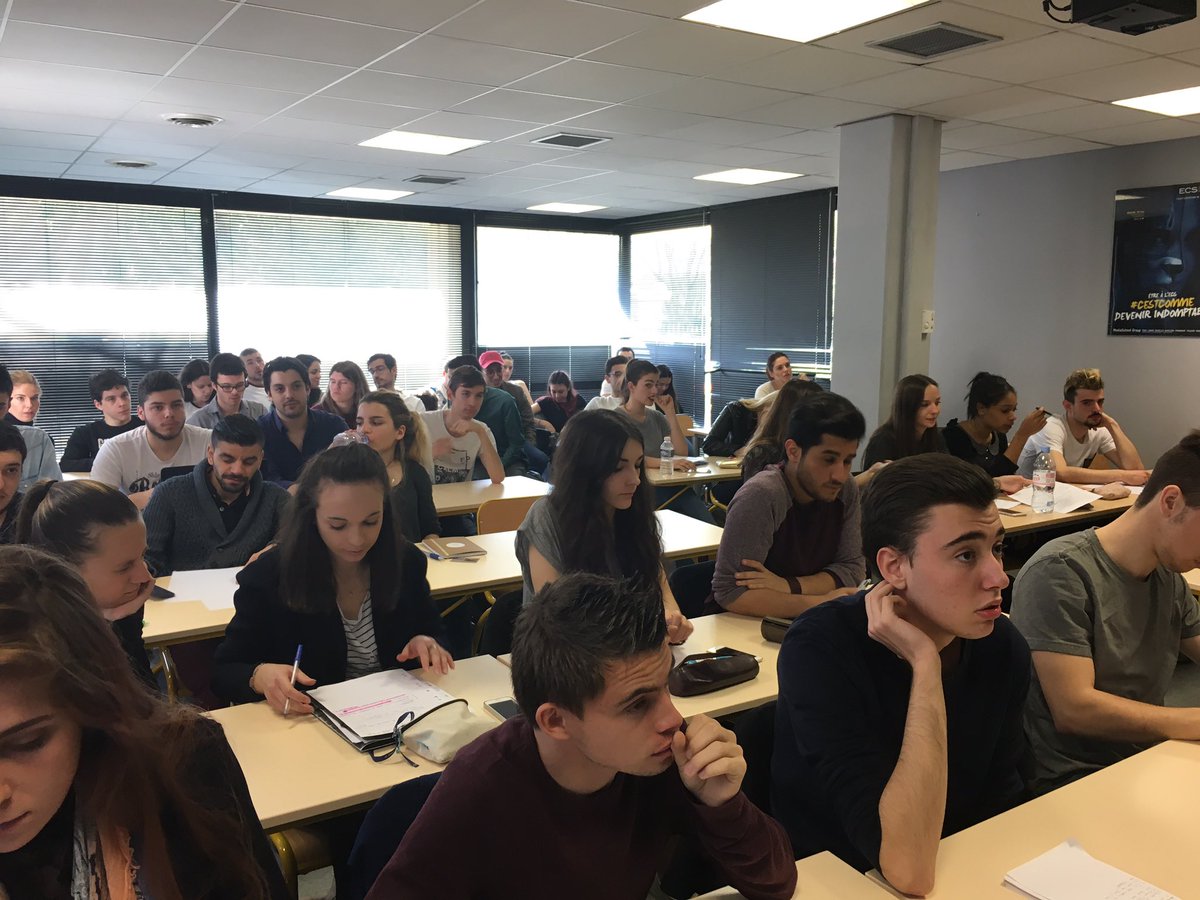 MS_Marseille's tweet photo. Les étudiants se préparent pour le débat avec @2017Gerald #teamIEJ #NousPresident https://t.co/ODzYWX9Y6f