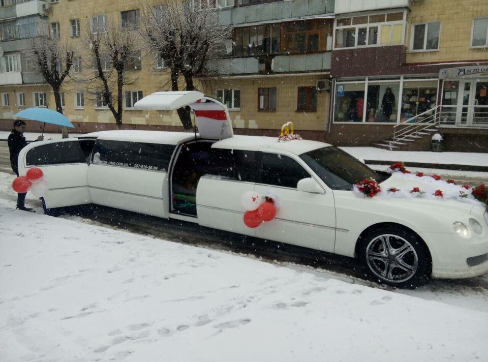 есть в украине бентли лимузин