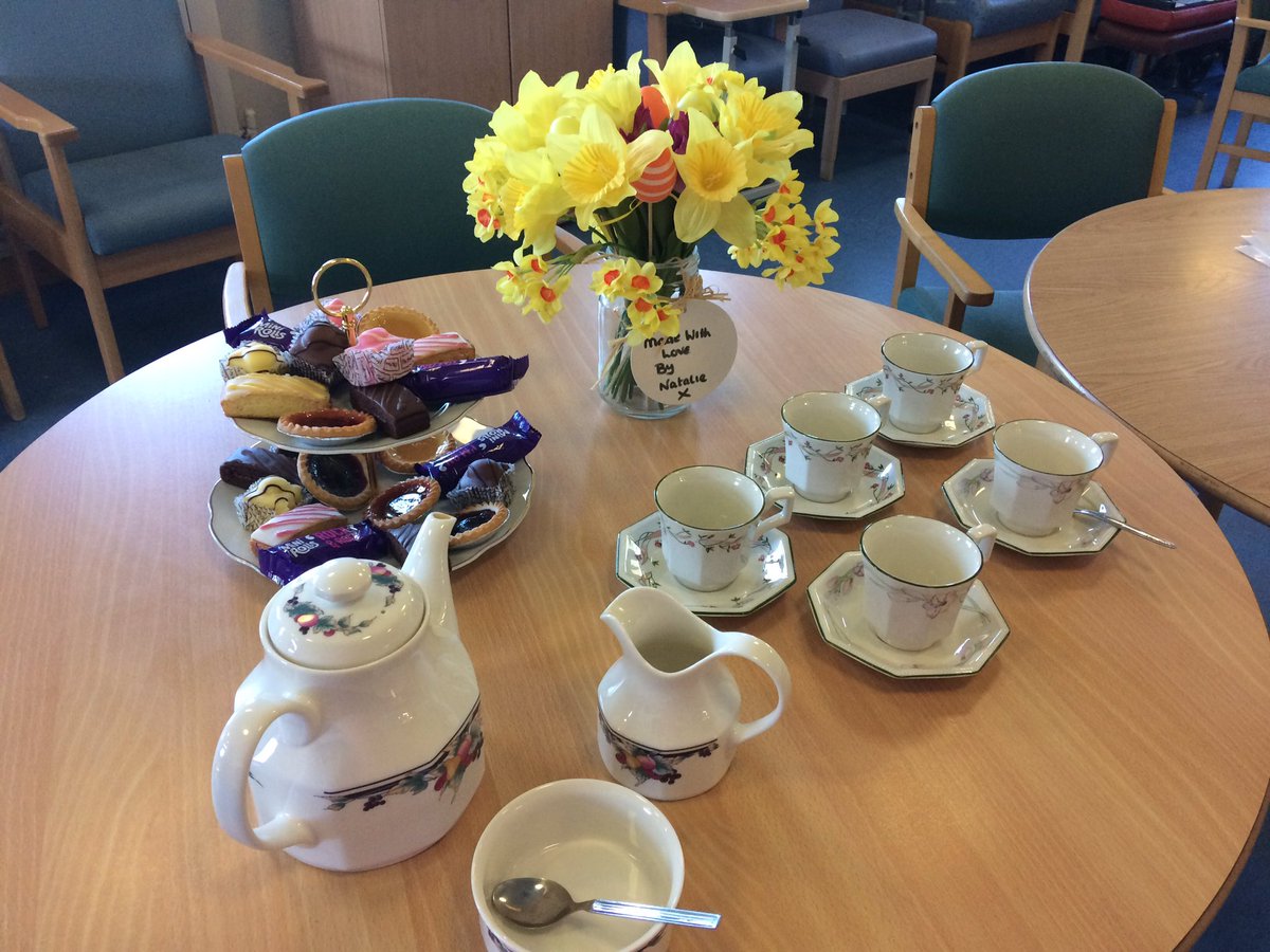 tinpack02's tweet photo. @LPTnhs @deputybec74 Nutriton &Hydration week. #SALT #communicationcafe #pinkladies #makeadifference https://t.co/eSuD2DOUbX