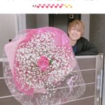 花束が素敵すぎるw結婚して10年たつ夫婦のやることじゃない!羨ましすぎる!