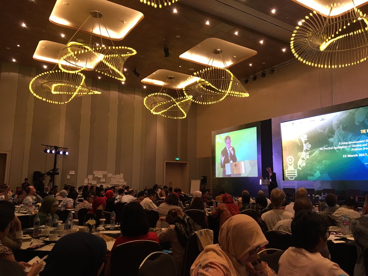 bromtown77's tweet photo. Doing development differently conference 2017 Jakarta #adaptdevjkt https://t.co/a3Hrpujx7X