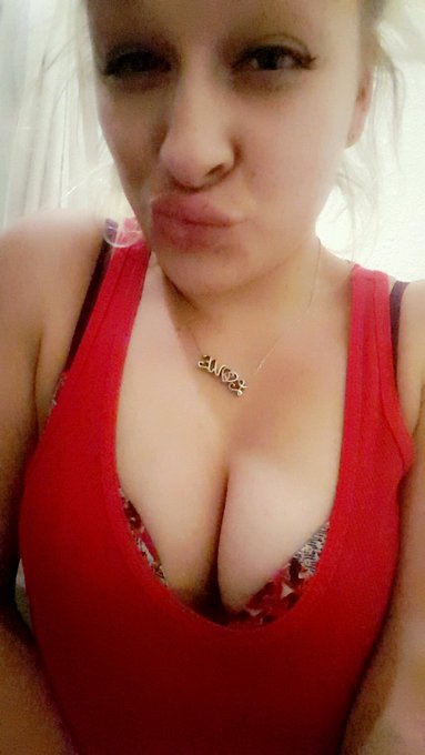 Feeling kinda kinky #boobies #kisses https://t.co/O0BDU7ls1S<a href="/tag/boobies"class="tags">#boobies</a><a href="/tag/kisses"class="tags">#kisses</a>