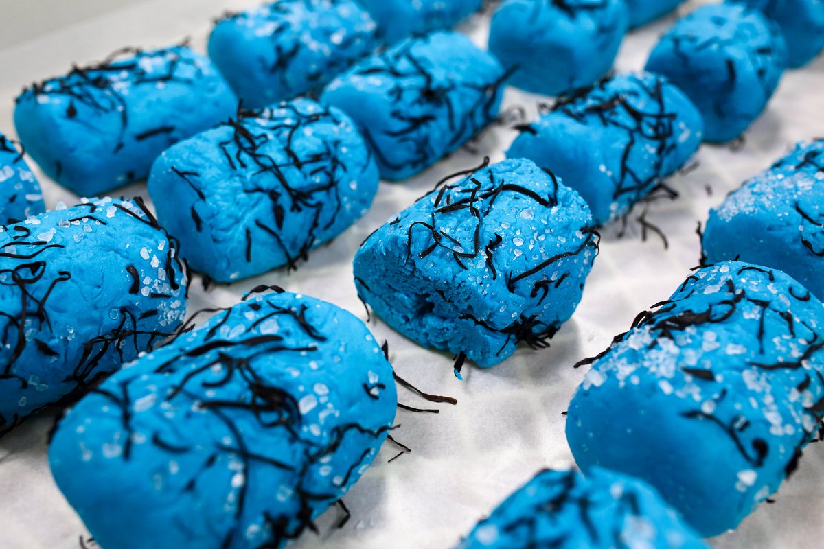 Lush Kitchen 日本版 お肌に輝きをもたらす爽やかなライムと健やかにするラベンダーの穏やかな香り バスボム Rushラッシュ と同系統の香りです 本日発売の ビッグブルー ボディコンディショナー と一緒に使うのもおすすめ ラッシュキッチン