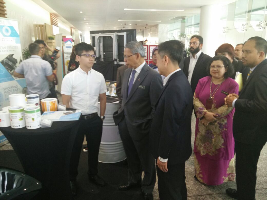 MITIMalaysia's tweet photo. #ecommerce crucial for the whole industry #businesswayforward #mediasessions @TokPa_Comms @smecorp @mymdec @matrade @Google @Maxis https://t.co/AYiN9P1Ui2