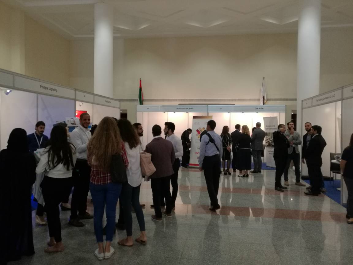 AlBayanNews's tweet photo. يستضيف معرض التوظيف الذي يقام في الجامعة الأميركية في الشارقة 65 جهة حكومية وخاصة ويوفر 325 وظيفة
@AUSharjah
#AUSCF
#البيان_القارئ_دائما https://t.co/1YPIguKpO6