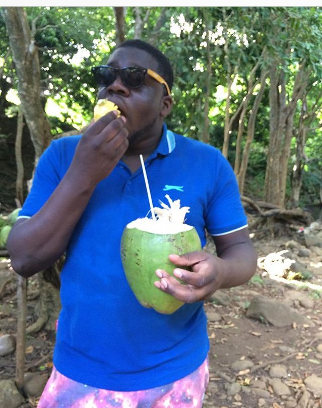 Elijah_dct's tweet photo. Fresh coconut from the trees😄 it's all a demo https://t.co/DukVnRu1o8