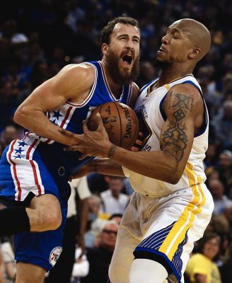 Nba: Warriors hold off Sixers 106-104 to snap three-game skid... 