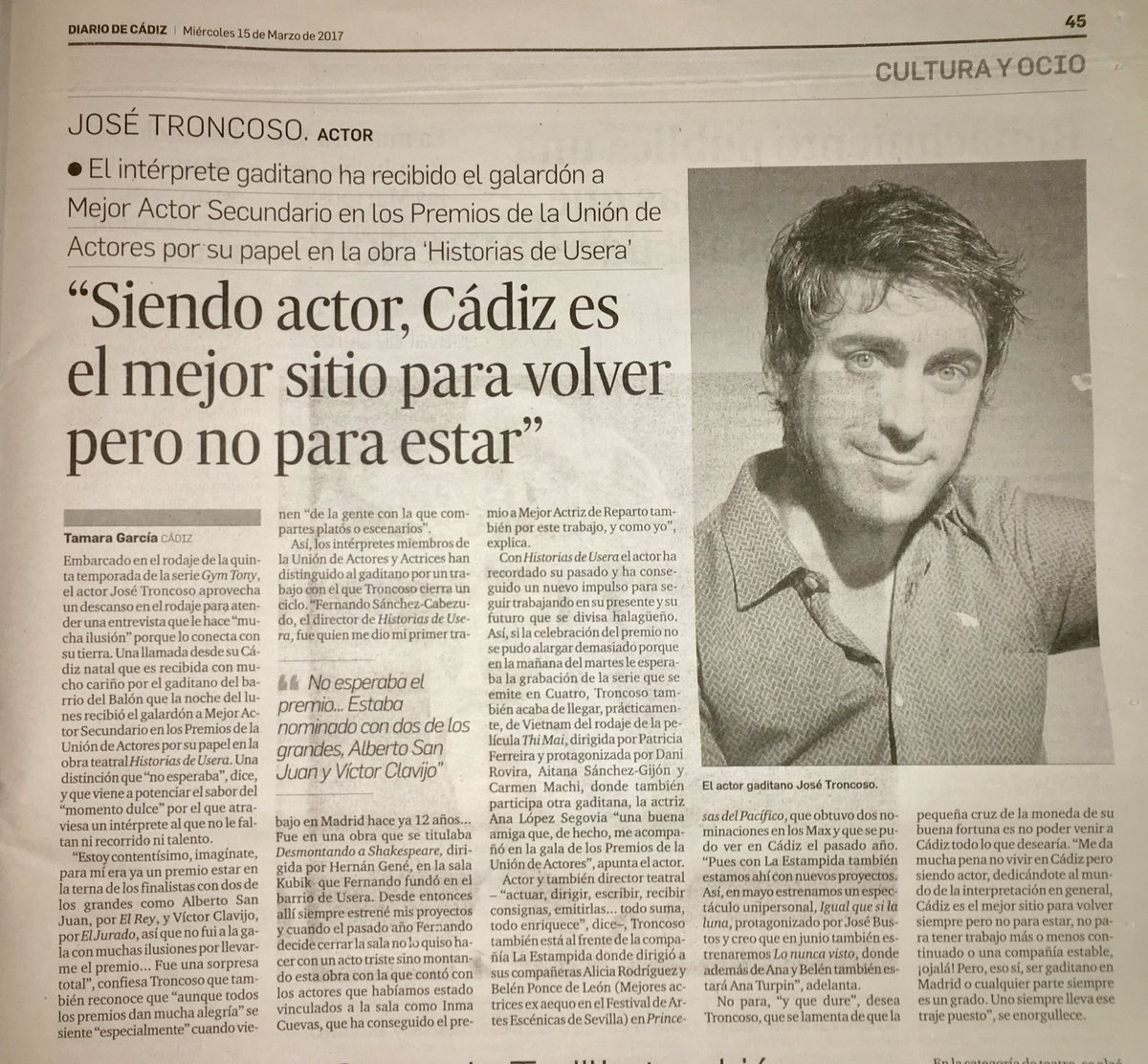 GarciaLarrondo's tweet photo. Irse a tomar café y encontrarse en el @Diariodecadiz del bar al paisano @eltroncoso por premio de la @uniondeactores ¡Grande! ¡Enhorabuena! https://t.co/mcX88bWqXA