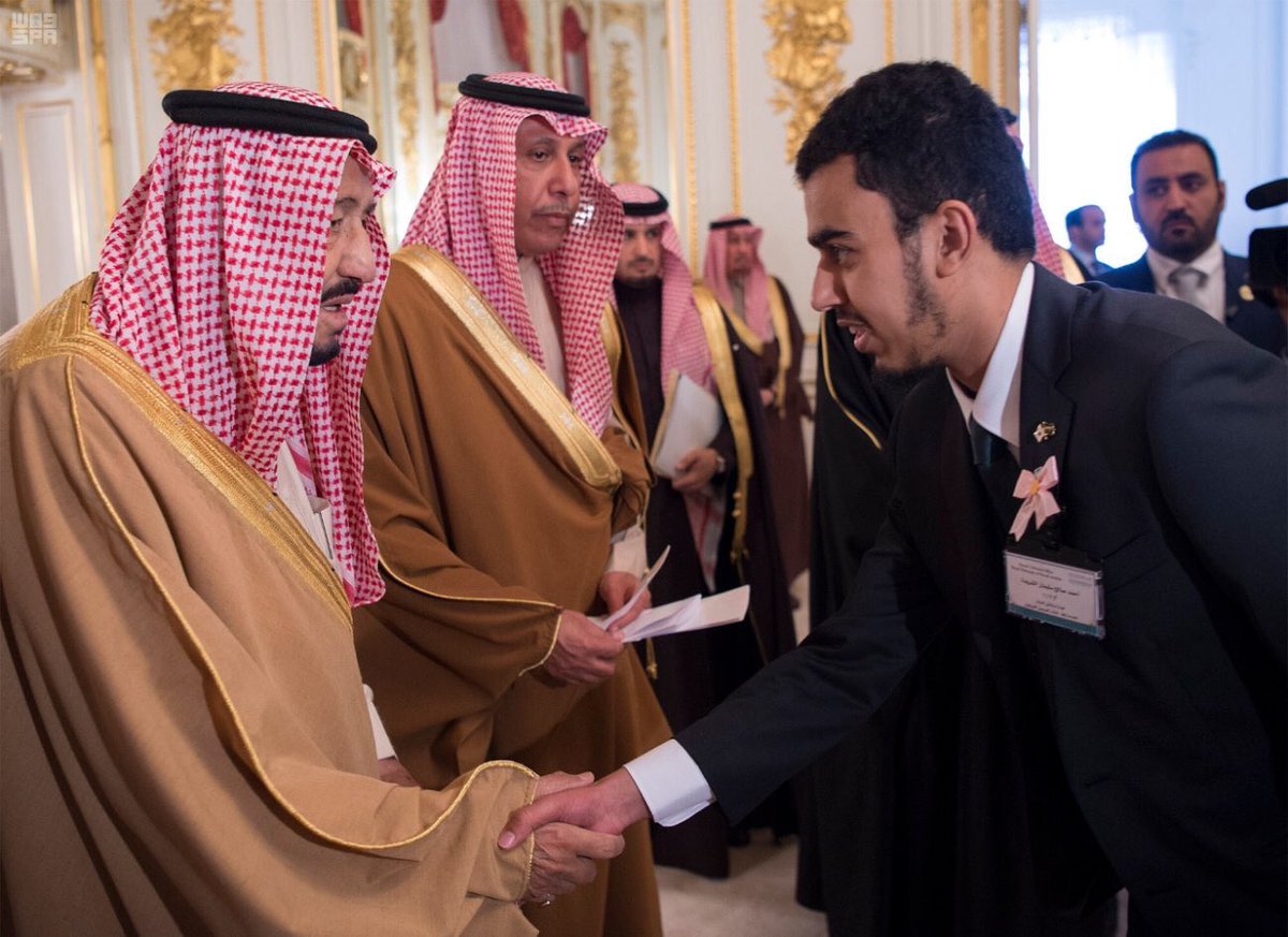 ahsssh's tweet photo. تشرفت وجمع من المبتعثين في #اليابان بالسلام على والدنا #خادم_الحرمين_الشريفين #الملك_سلمان في قصر الضيافة في #طوكيو صباح هذا اليوم https://t.co/6Uy9FP2vYg