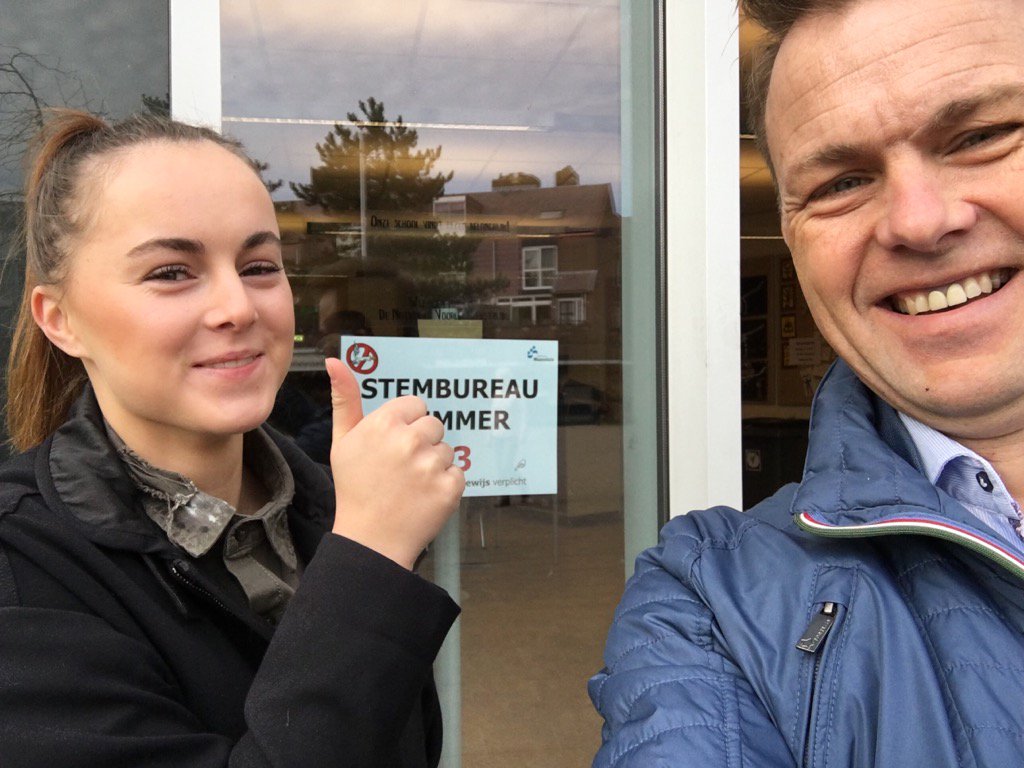MichelVerbaar's tweet photo. Mijn dochter stemt voor het eerst in haar leven. @MinPres https://t.co/Z8RkypOXmE