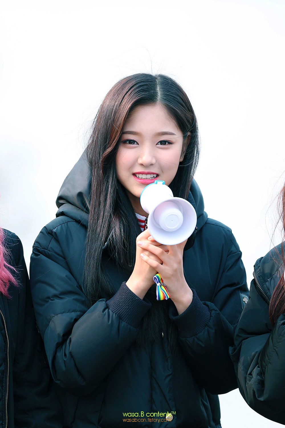 C68j9htXAAAc9mo.jpg:large