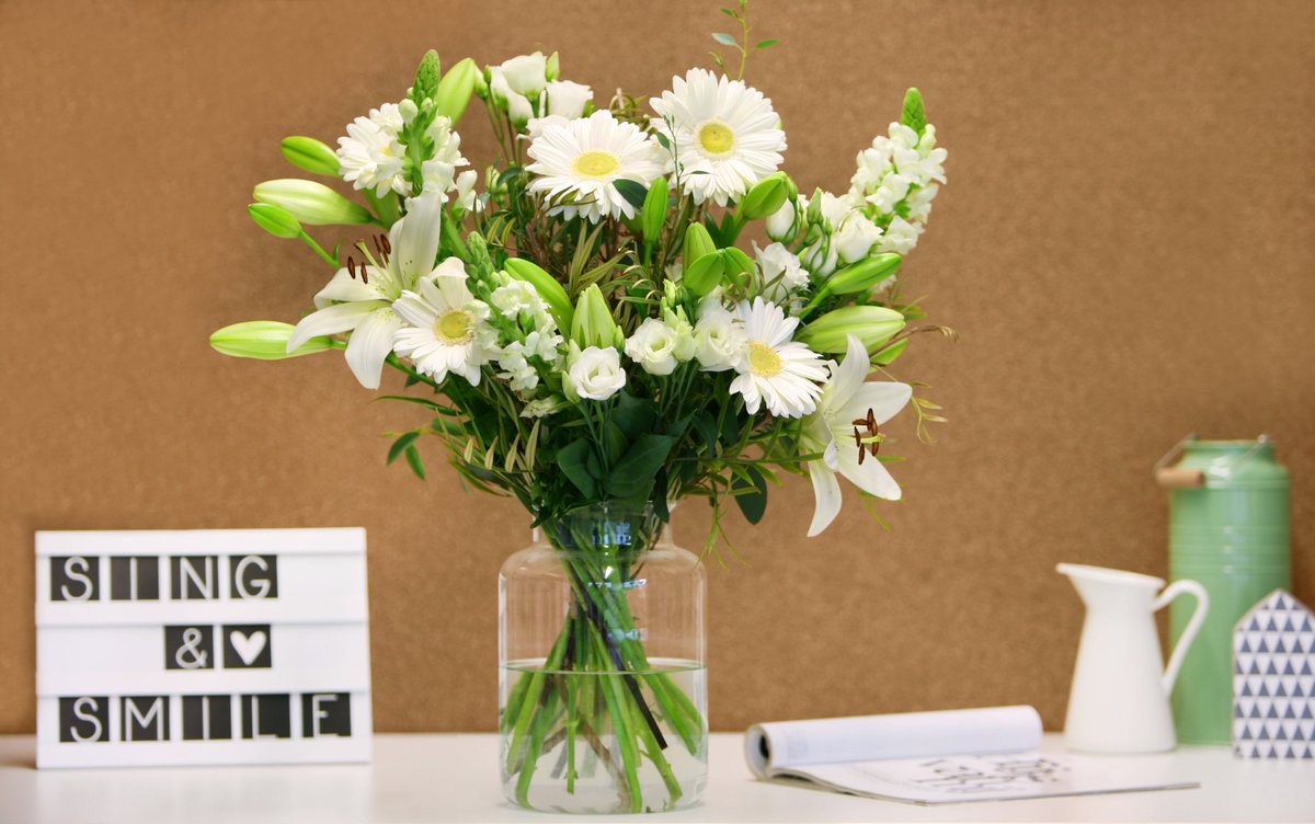 BloomPostNL's tweet image. N I E U W ! ♡Boeket van de week♡ Omdat witte bloemen in ieder interieur passen! #boeketvandeweek #perpost #gerbra #bloemencadeau #bloompost