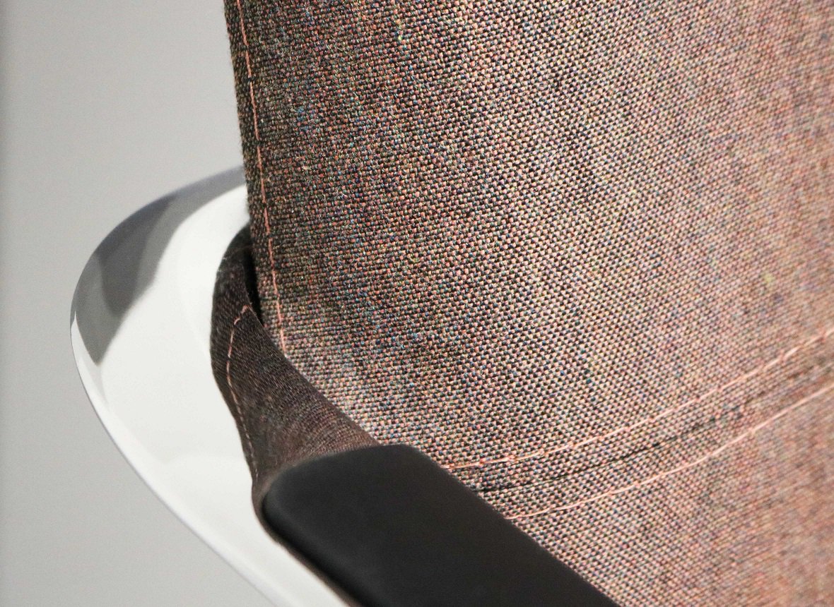 _newdesigngroup's tweet photo. It's all in the arm. #MiChair comes with either a PU or leather insert #meetingchair #newfor2017 https://t.co/EgNNH2Y4mB