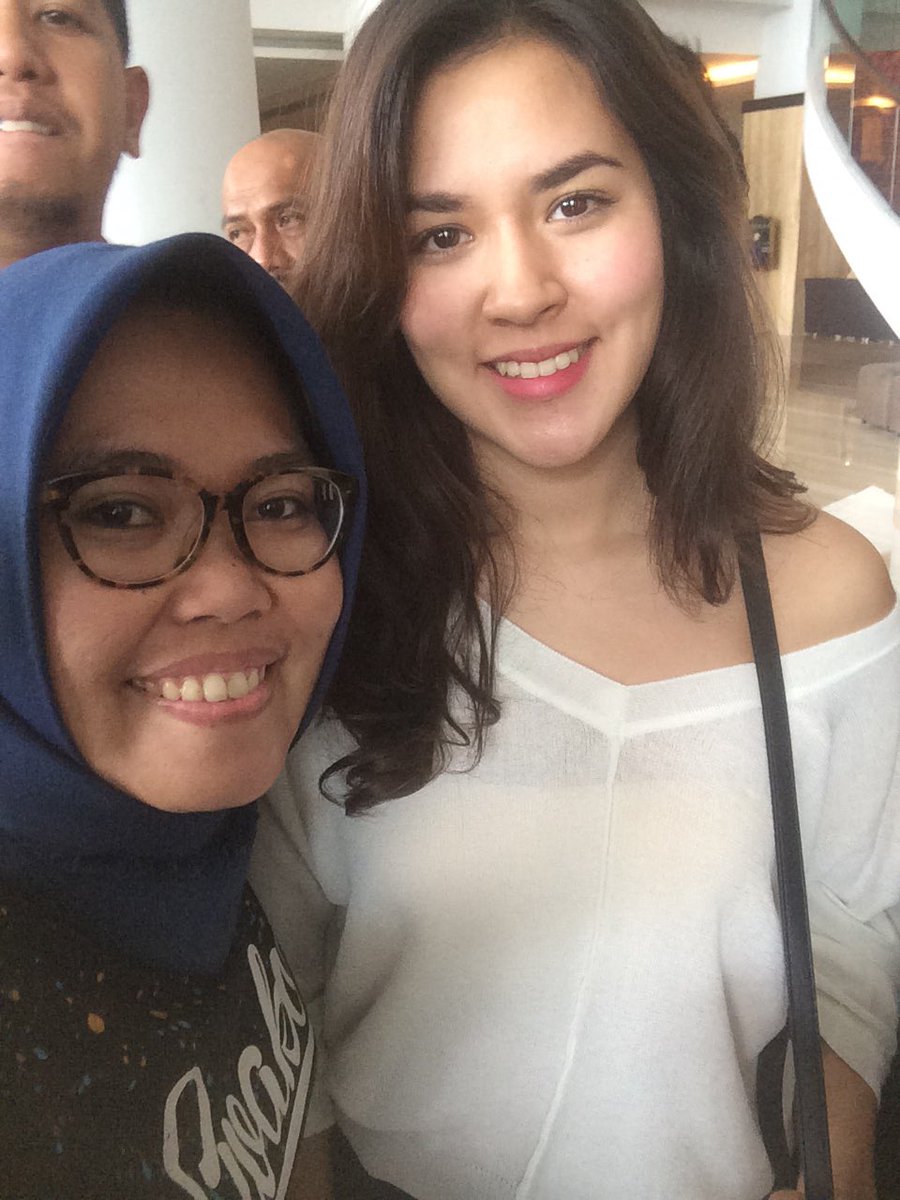 Hay <a href="/raisa6690/">Raisa Andriana</a> yg baik hati dan Tdk sombong heheh 😊😍💃💃smpai ketemu ntar malam semoga konser nya ntar malam success 😇😇😇