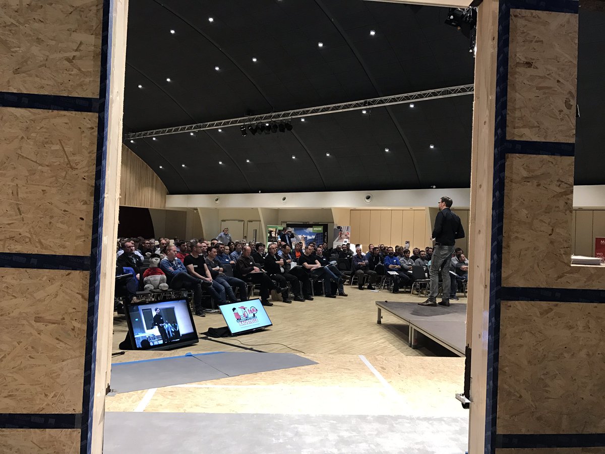 Barrierefreier Zugang zu Dachterasse: Das wird heute bei <a href="/SchnittBau/">Schnitt. Baustelle</a> diskutiert und funktionierende Lösungen werden vorgestellt. #Blaubeuren