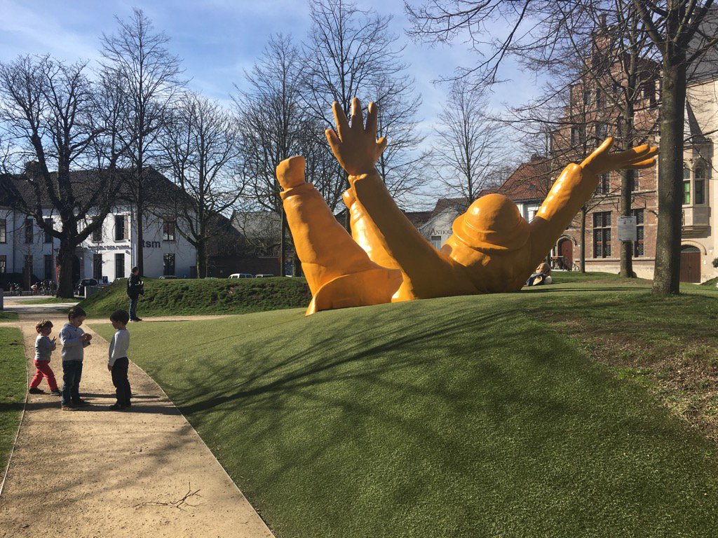 OutsidersUnion's tweet photo. Inspiration #playground @playscapes from the city center of #mechelen in #belgium https://t.co/uFQSr3wX73