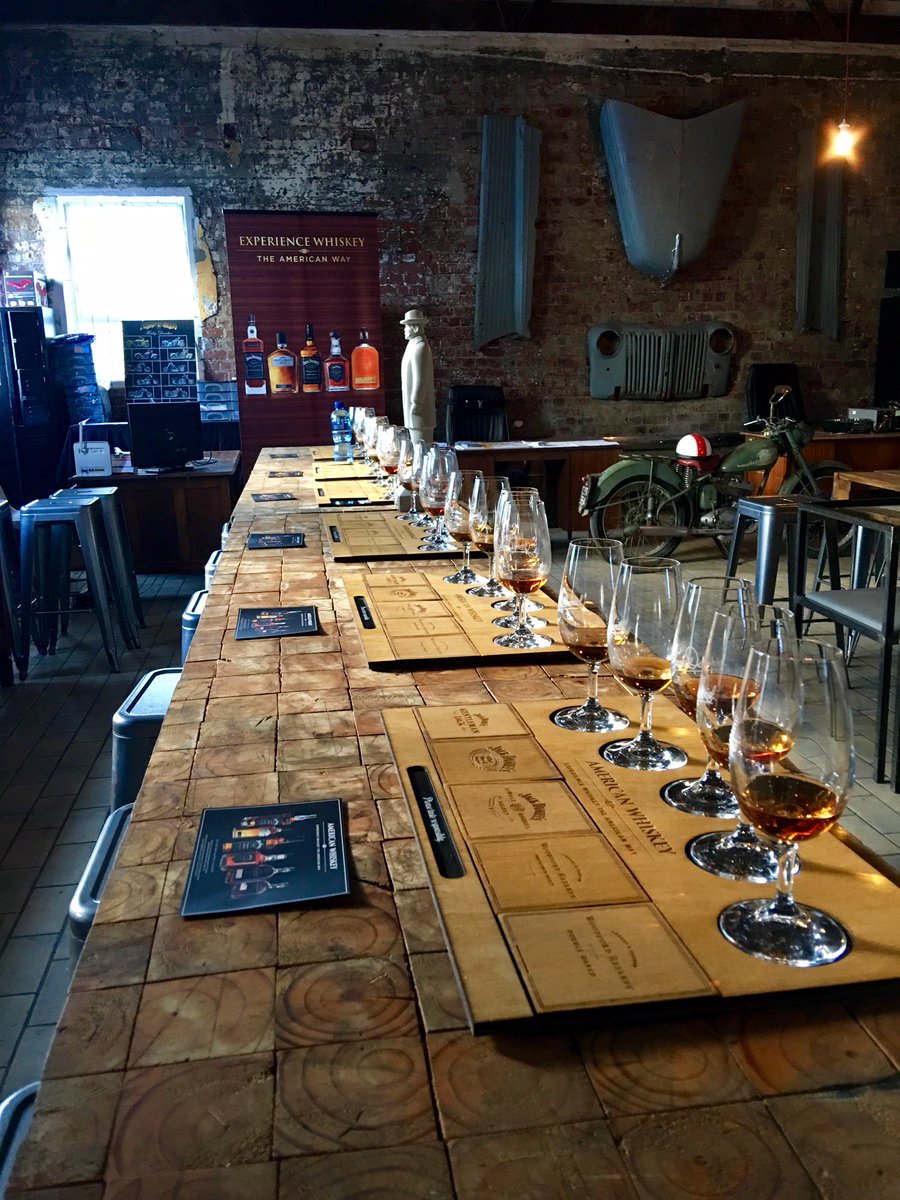 ElizabethSenger's tweet photo. #TB to Monday's #AmericanWhiskey experience at epic venue #AnvlKraft with @CamDawsonJD @JackDanielsSA @CARmagSA #authenticity #craft https://t.co/69hk7bYLg5