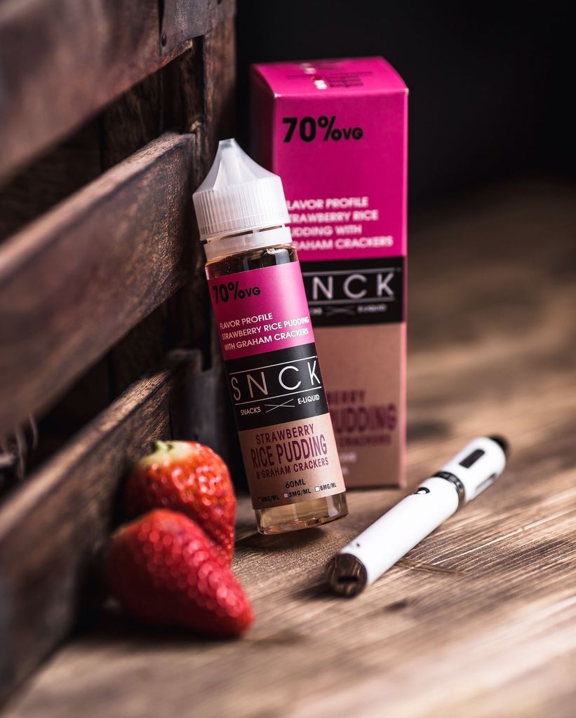 Strawberry Rice Pudding &amp; Graham Crackers from SNCK. Pick some up from <a href="/apollovapes/">Apollo Vapes 🌬🇬🇧</a> 
Photo… ift.tt/2mMSA5R