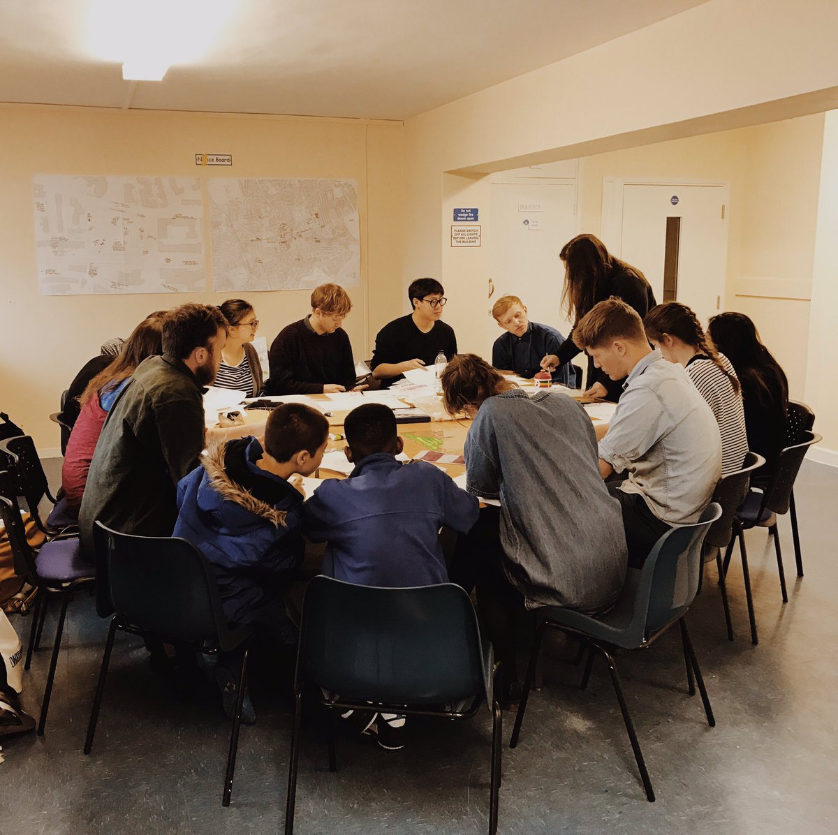 LSofARCH's tweet photo. We've been busy with #drawingmatter workshops this week! Keep up with LSA life over on our instagram https://t.co/c3th2feMFQ 👈👈👈 https://t.co/tLptwKoE2p