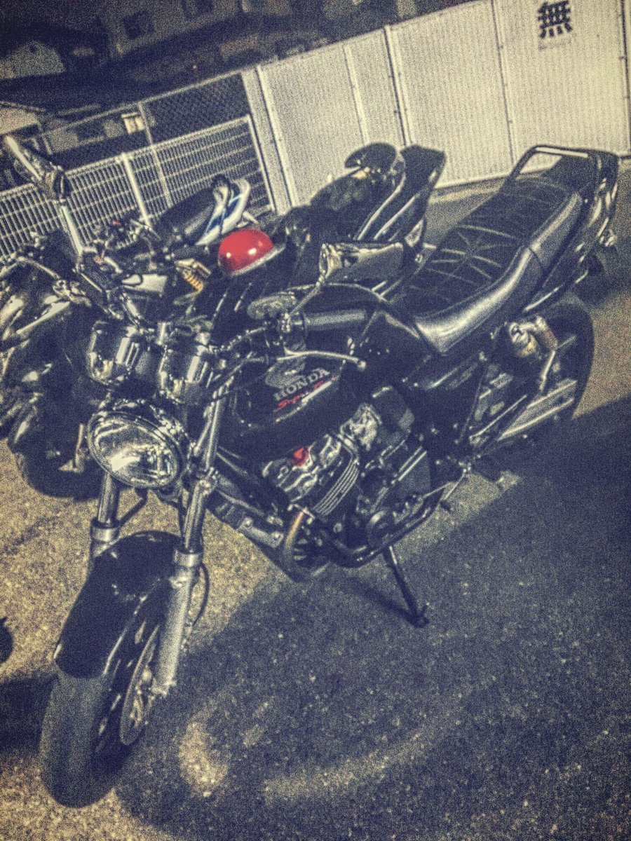 kachimosa's tweet photo. #CB売ります
4ヶ月前にバイク屋から40で買いました。不具合はDMで言います！
車検も30年9月ごろまでのこってます！

値段は一番高い人でお願いします！

#CBR400F売ります
#CBX400F売ります
#単車売ります https://t.co/jX9OJf6VD8