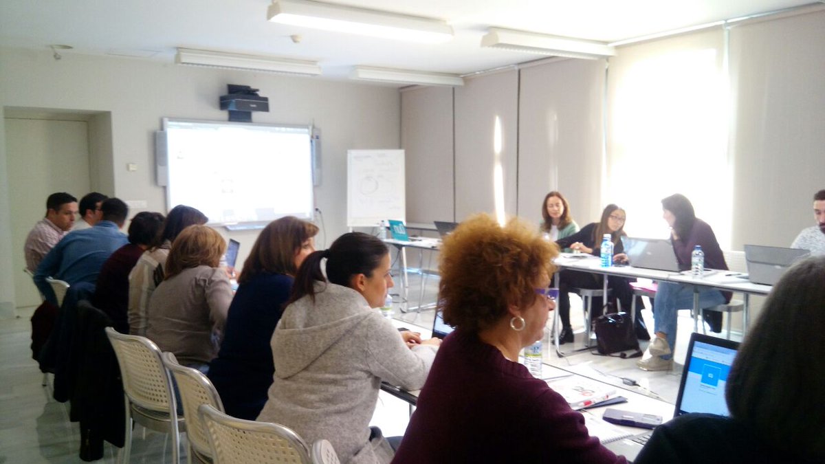 Curso de #redessociales en <a href="/DipdeBadajoz/">Diputación de Badajoz</a> para Administración Local  #redesmark <a href="/consultoraforma/">Consultora FORMACIÓN</a>