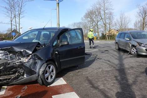 Gewonde en veel schade bij ongeval in Warmenhuizen dlvr.it/NdN8vk
