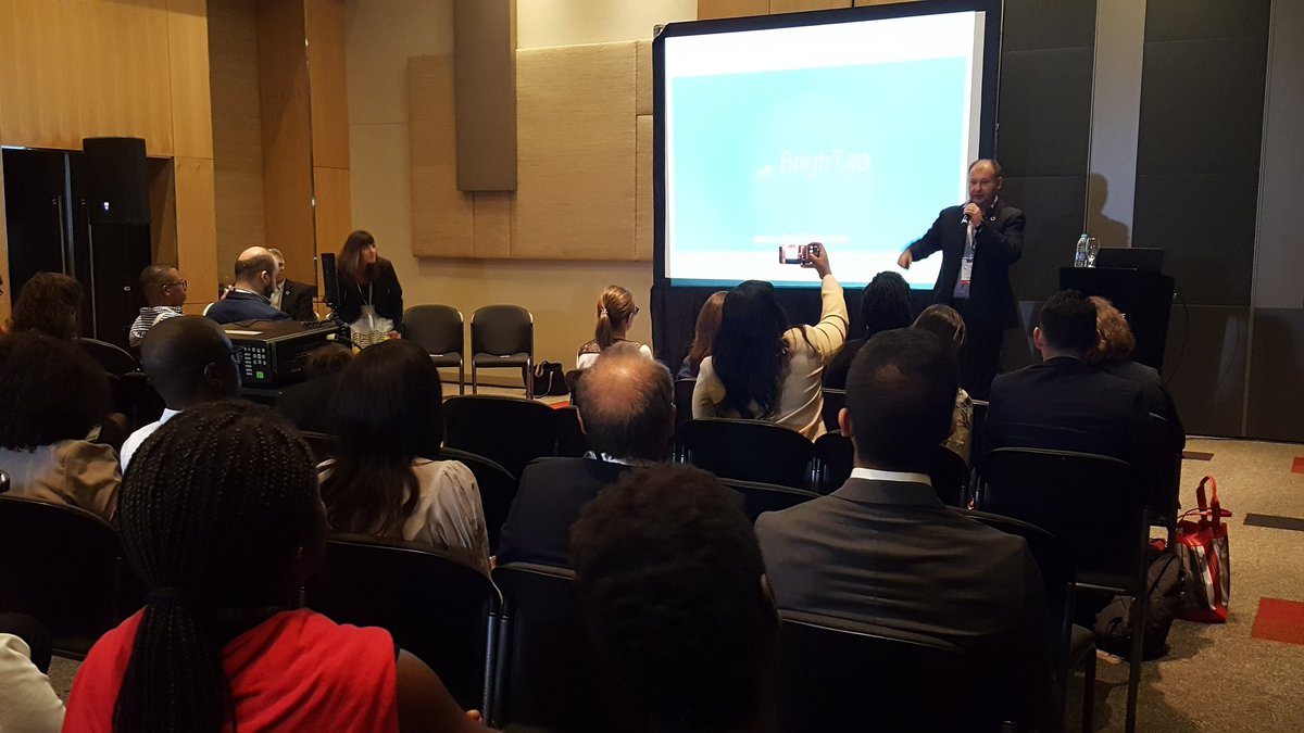 CharlesTheWhat's tweet photo. @bwareit getting this started here at #startuphuddle #GEC2017! I'm so excited to see how they can help #savewater https://t.co/PKGYZqur08