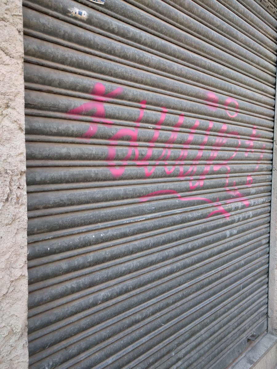 destrozaBURGOS's tweet photo. La suciedad no está solo en los papeles del suelo

#BurgosCiudadSucia
#DestrozaEsBurgos https://t.co/jpUCcM7Bek