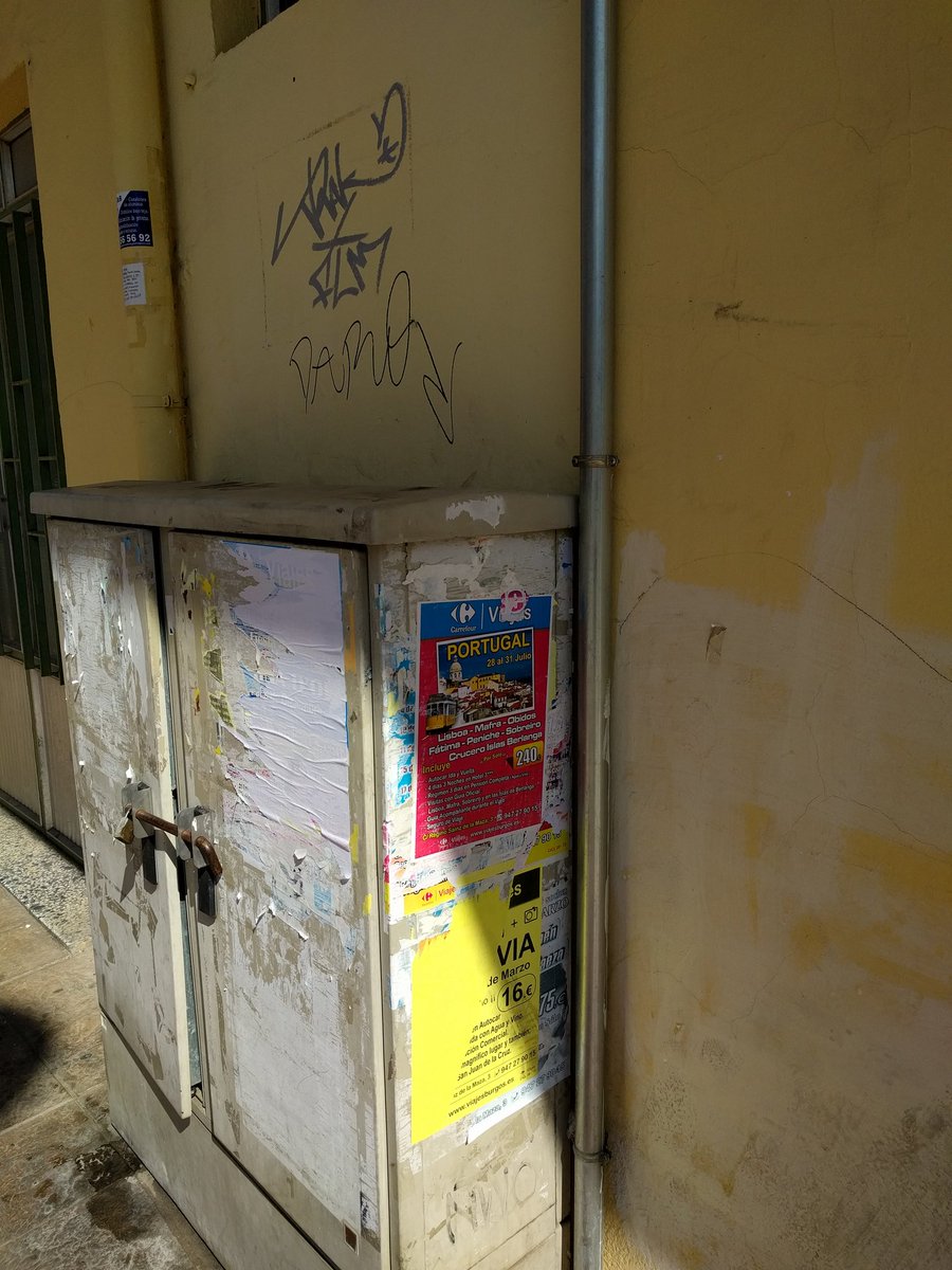 destrozaBURGOS's tweet photo. La suciedad no está solo en los papeles del suelo

#BurgosCiudadSucia
#DestrozaEsBurgos https://t.co/UOVVzubsaT