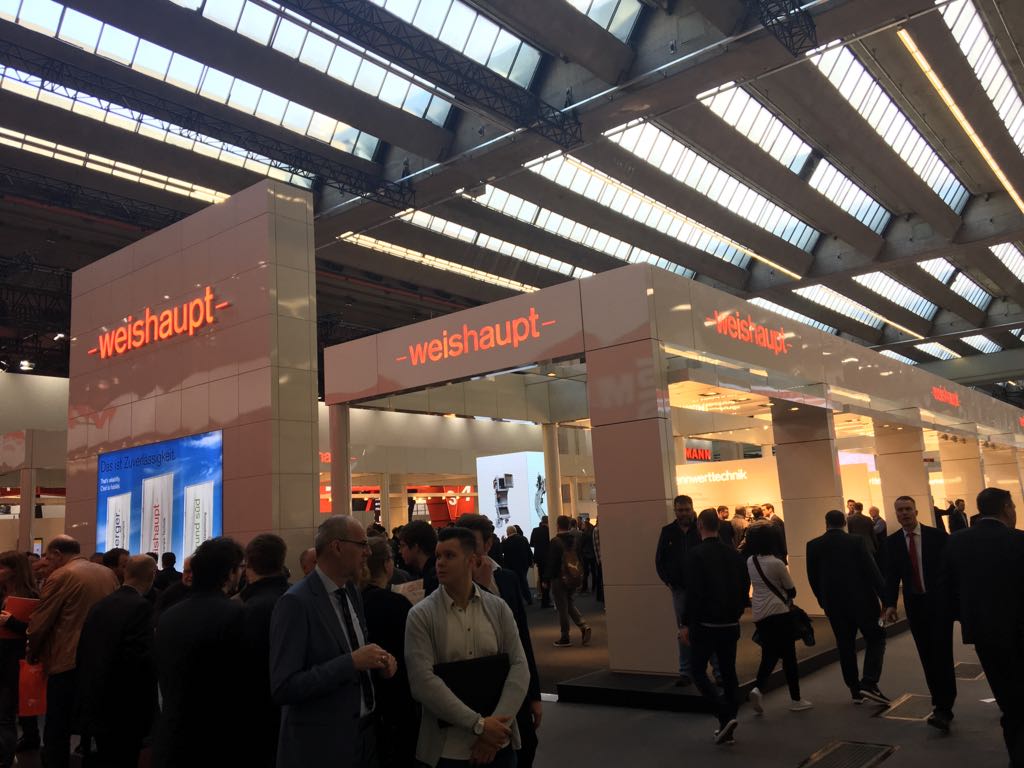 Aclimar1's tweet photo. @Aclimar1 asiste en #Frankfurt a la #feria más importante del mundo, en el sector de la #calefacción https://t.co/H1s26l0tpi