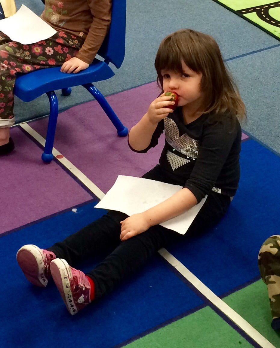 Learning about healthy foods and healthy bodies with Miss Lauren!! We found a strawberry in the mystery bag 😊🍓 #dynamicpreschooldolphins