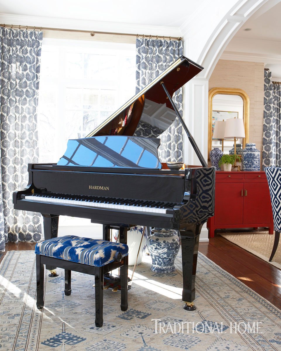 Cue the music! We can't get enough of this bold #NewEngland abode by @krosenfeldesign: bit.ly/THLiveBoldly. #THColor