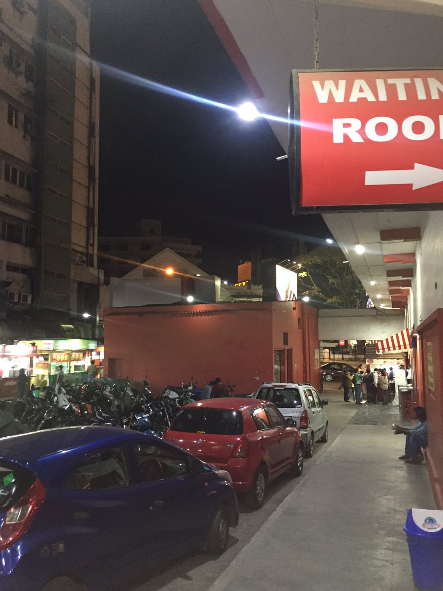 bmsahaib17's tweet photo. @thearyasamaj @bmsahaib  #Jacobys #Americana #RexTheaterCompound #Kapoors #USA #TheAryaSamaj #BrahmoSamaj Mein_own_da Halla kin_nay col way? https://t.co/9FGNob31ZD