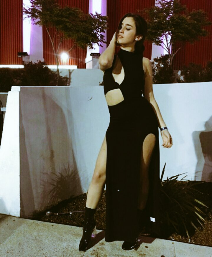 michelleallgdr's tweet photo. «Quiero ver bailar tu pelo, quiero ser tu ritmo, que le enseñes a mi boca, tus lugares favoritos» https://t.co/Cc1vm1EOPd