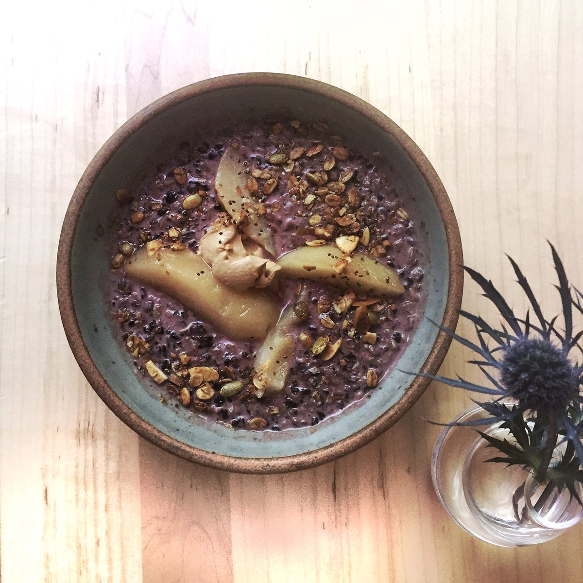 MariselSalazar's tweet photo. This coconut porridge from #BlakeLane will make me get up painfully early. #cleaneats #glutenfree https://t.co/0FG9wo16e7