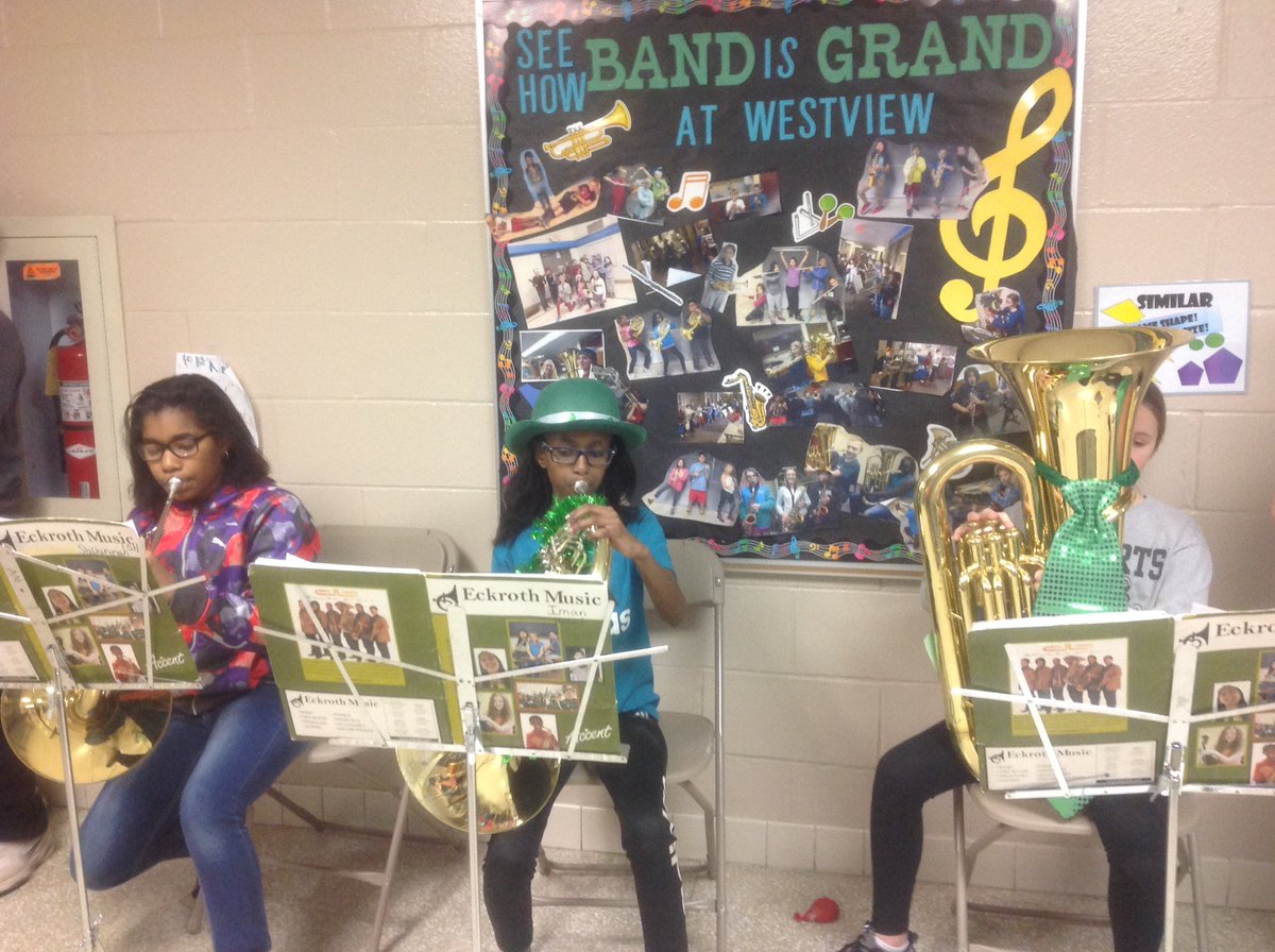 BandisGrand's tweet photo. #FoyerFest #ThinkSpring #Band #ImFeelingLucky #5thGrade @WVBulldogs https://t.co/S1TwPo5z3j