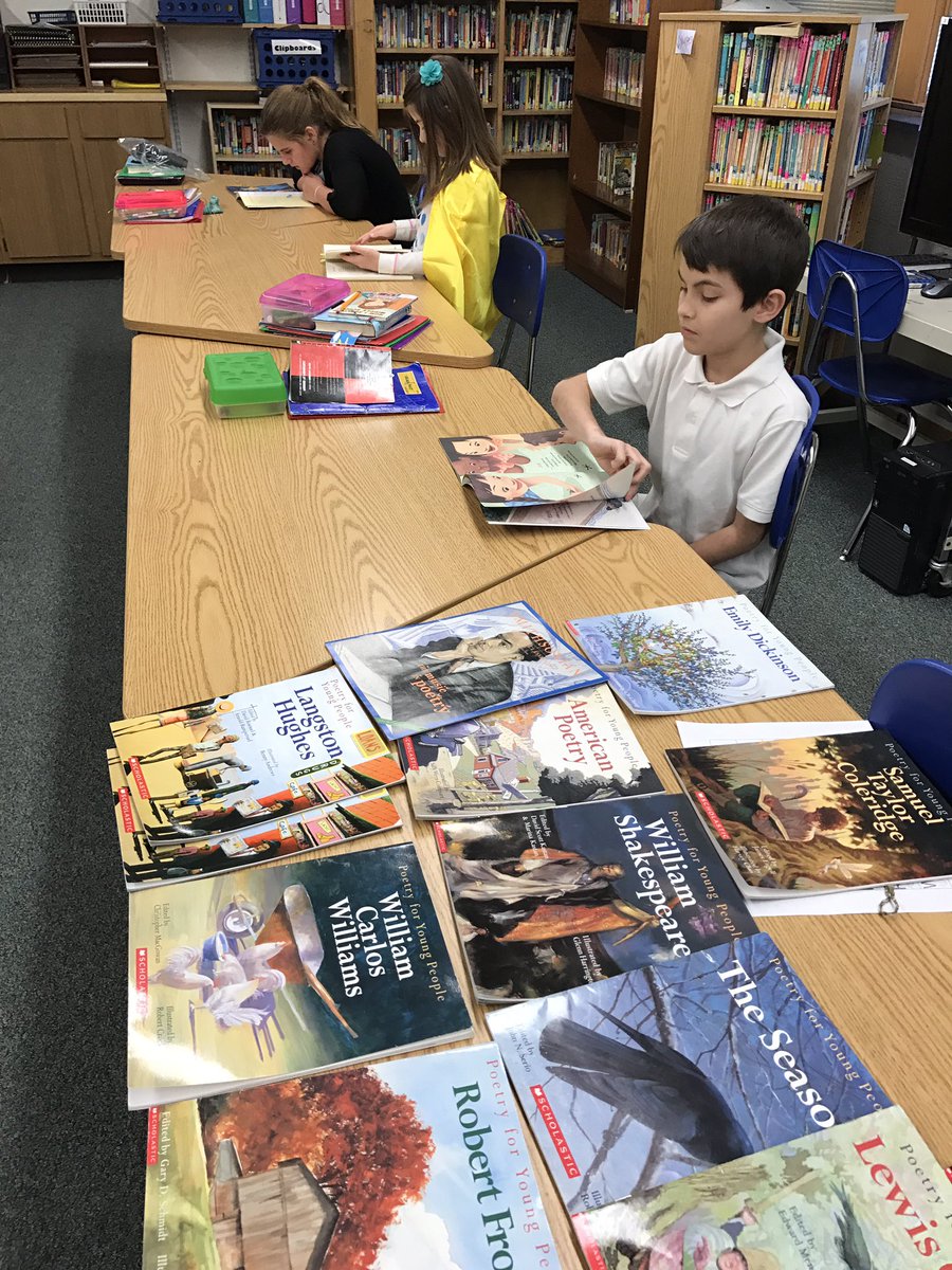 MrsHallsClass's tweet photo. Excited to explore many different kinds of poetry this morning. https://t.co/2Pcwo5tkNV