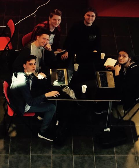 Hackathon2017's tweet image. [OFF] 🇵🇱Les élèves d'#Erasmus sont avec nous pour le #Hackathon2017