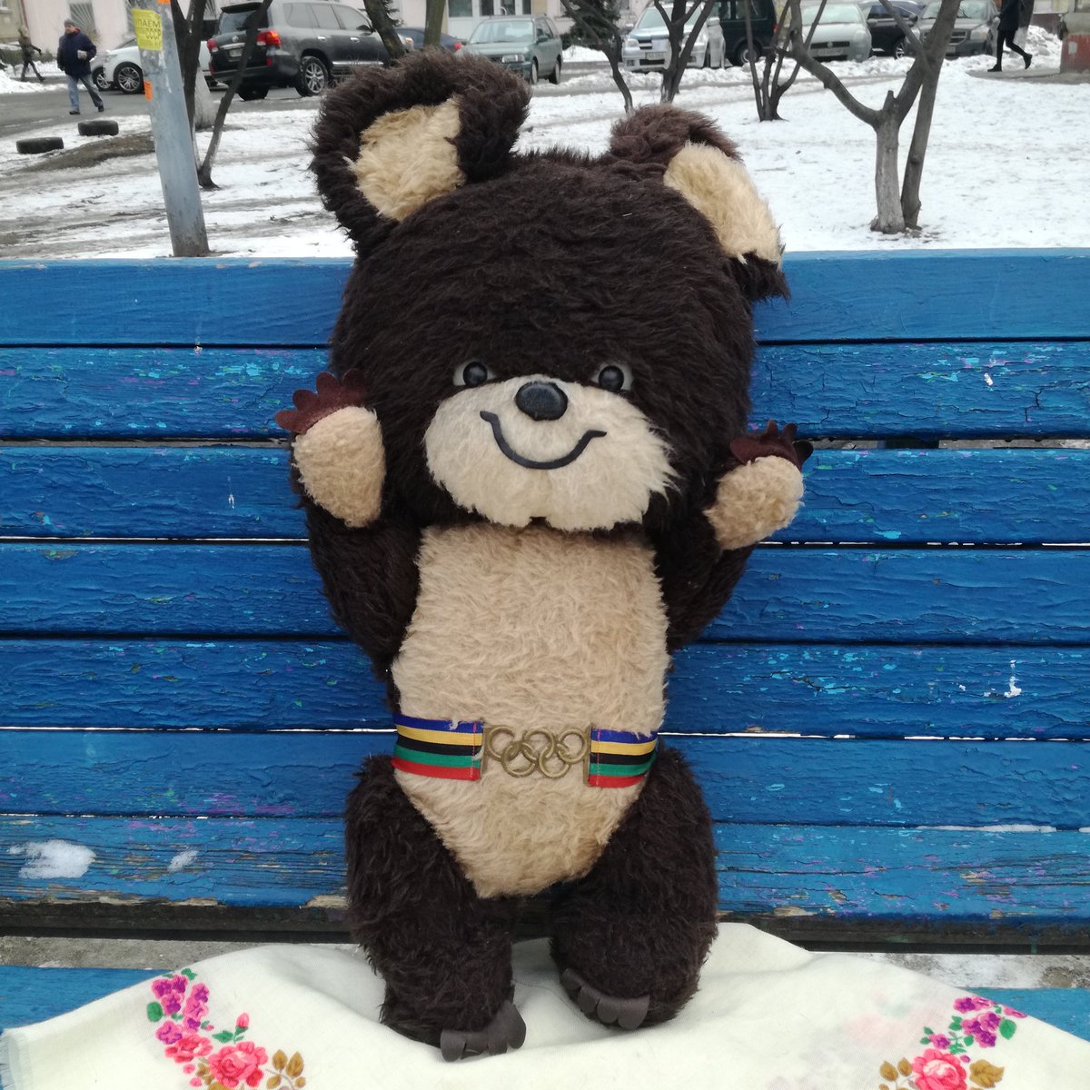 アサまーと Auf Twitter こぐまのミーシャ特大ぬいぐるみ わ 特大ミーシャの出物きました 赤ちゃんサイズの両手で抱える 大きさ 手足可動式で色んなポーズがとれます オリンピックベルトもしっかり装着です 縦48 横26 厚さ17cm アサまーと Auf Twitter こぐまのミーシャ特大ぬいぐるみ わ 特大ミーシャの出物きました 赤ちゃんサイズの両手で抱える 大きさ 手足可動式で色んなポーズがとれます オリンピックベルトもしっかり装着です 縦48 横26 厚さ17cm