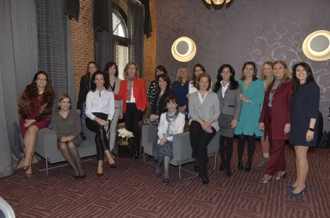 DataCenterBPS's tweet photo. El toque femenino de la tecnología
https://t.co/77SwK6hE7n @AvanadeSpain @AtosES @NetApp_es #directivascomputing https://t.co/VQzWaRYrfo