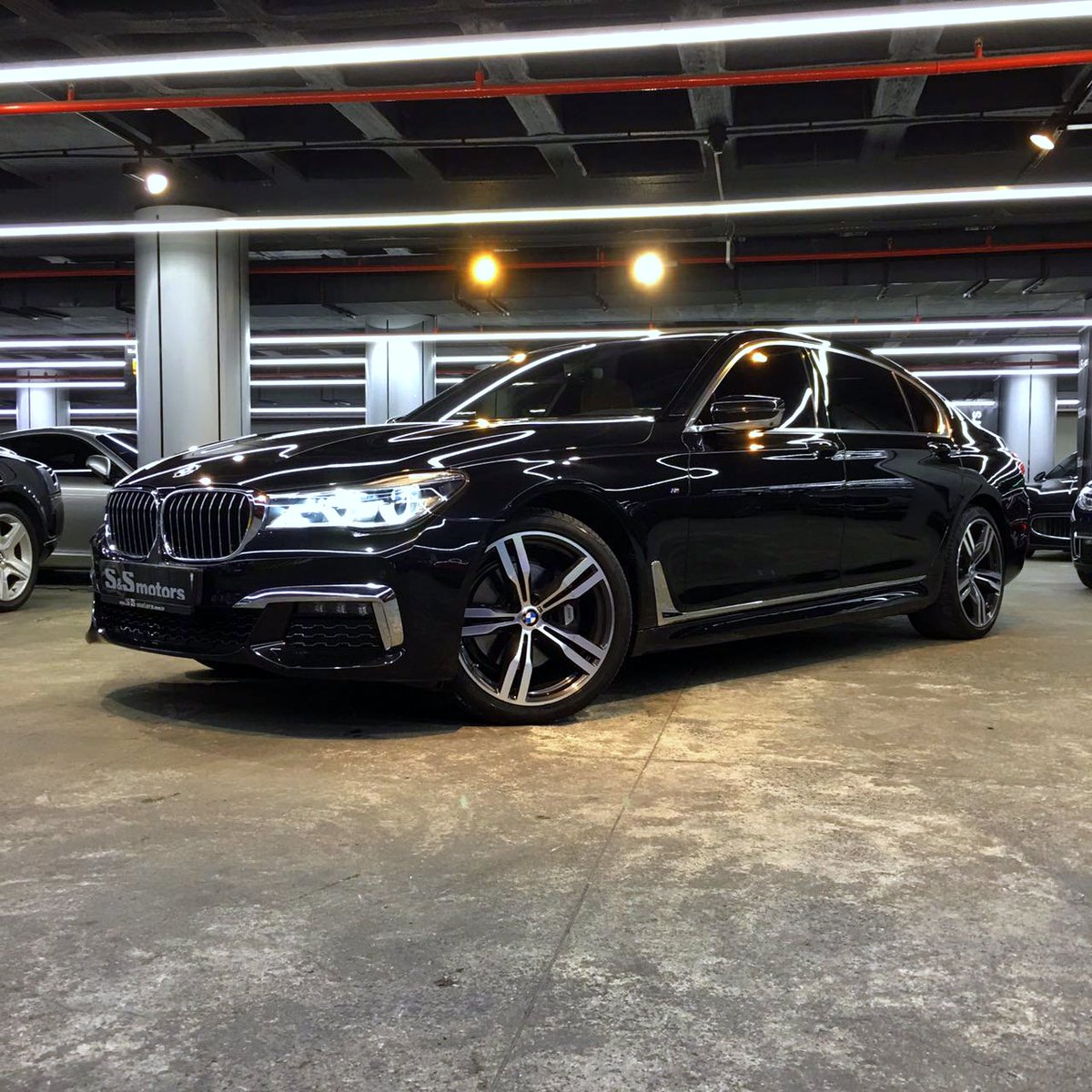 SSmotors's tweet photo. #New7series #MSport #TechnologyShowOff #GermanEngineering #biggestselection #biggestcollection #nowhereelse https://t.co/Ynw399F7VZ