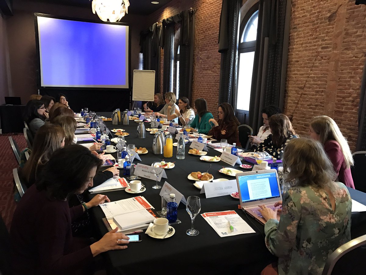 Ruth_BPS's tweet photo. A punto de finalizar #DirectivasComputing Gracias a todas las asistentes y a la colaboración de @AvanadeSpain @NetApp_es @AtosES @I_Lumini https://t.co/upaSMMkKpu