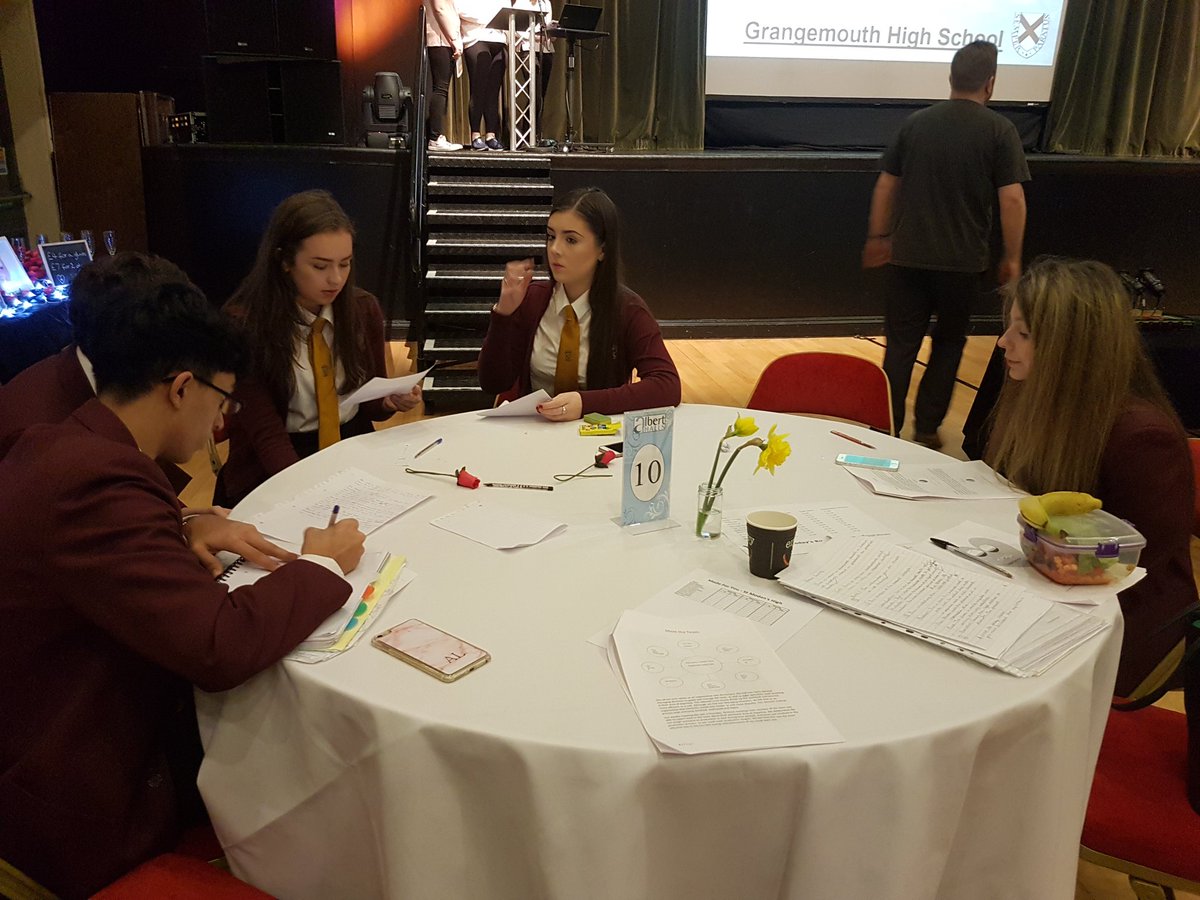 StMod_Opp's tweet photo. 'Made For You' all ready for the Young Enterprise Forthvalley Finals...hope you smash it! (Not the glasses) Good luck to all teams #YESFV17 https://t.co/IABdP8FfEM