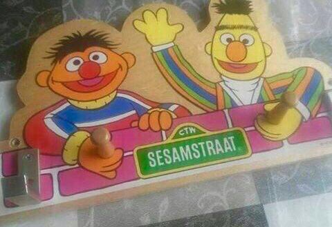 ErikaLopategui's tweet photo. Los niños tienen pene.
Las niñas tienen vulva.
Epi y Blas tienen un perchero.
Qué no te engañe tu mirada sucia! https://t.co/W9uxtC5zsr
