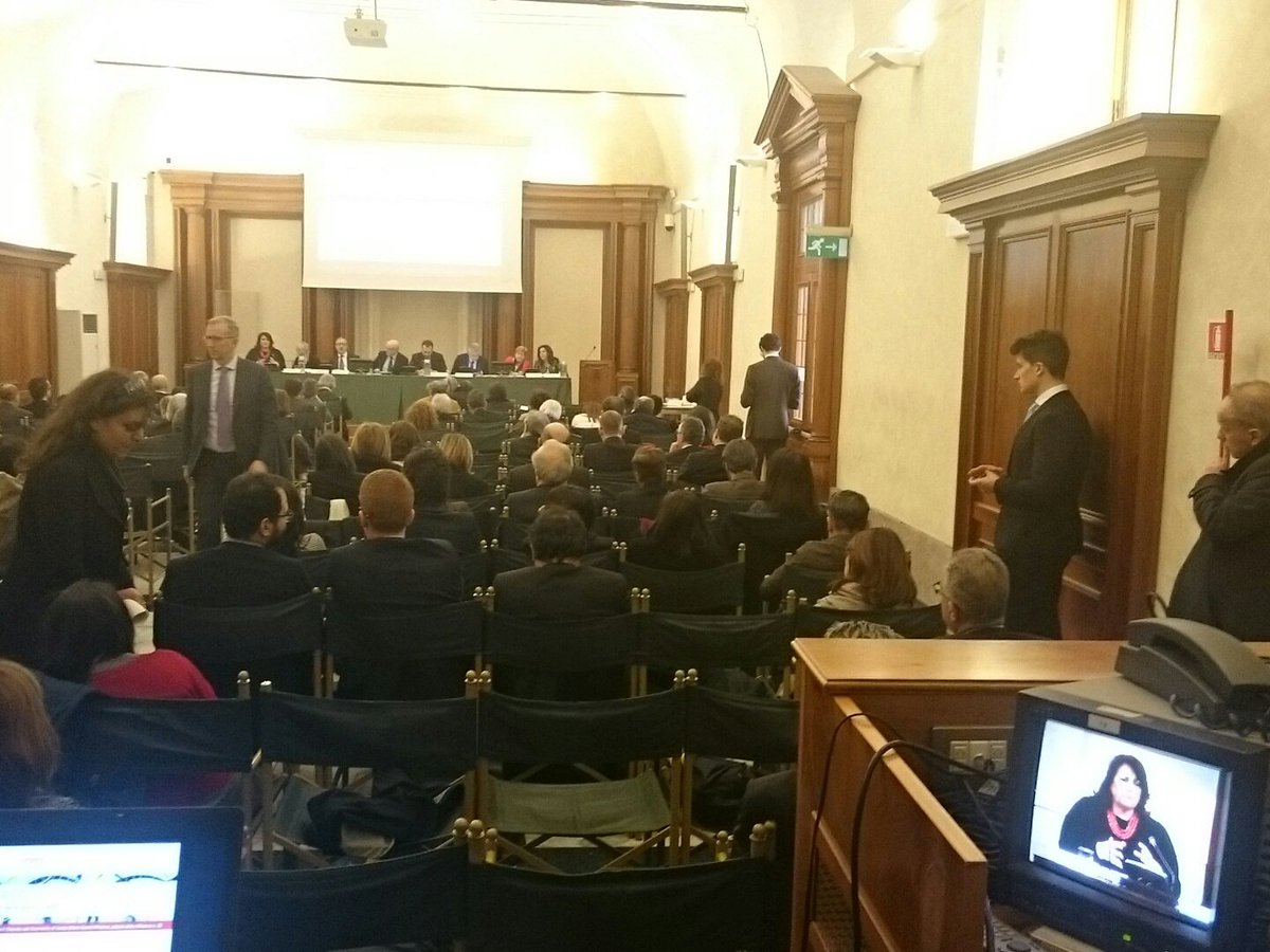 Ora #SabinaValentini <a href="/Confcooperativ1/">Confcooperative</a> ricorda il caposaldo di #MarcoBiagi: tenere insieme impresa e #lavoro per cercare soluzioni. #15anni