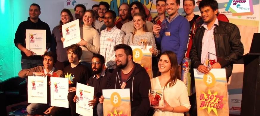 EITeu's tweet photo. CONGRATS 👏STUDENTS #EITcommunity WIN #EnergyEfficiency Hack ✌️ #EEHack2017 https://t.co/2tvpxoItSR @DENEFFeV @InnoEnergyEU @ClimateKIC https://t.co/wXk7sChT40